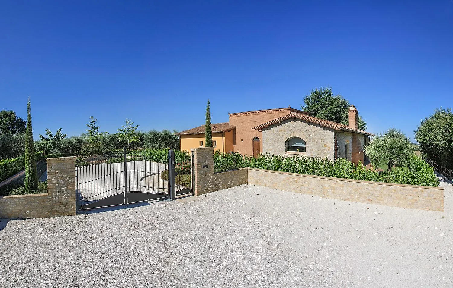 Ad My Home Cortona 0*,