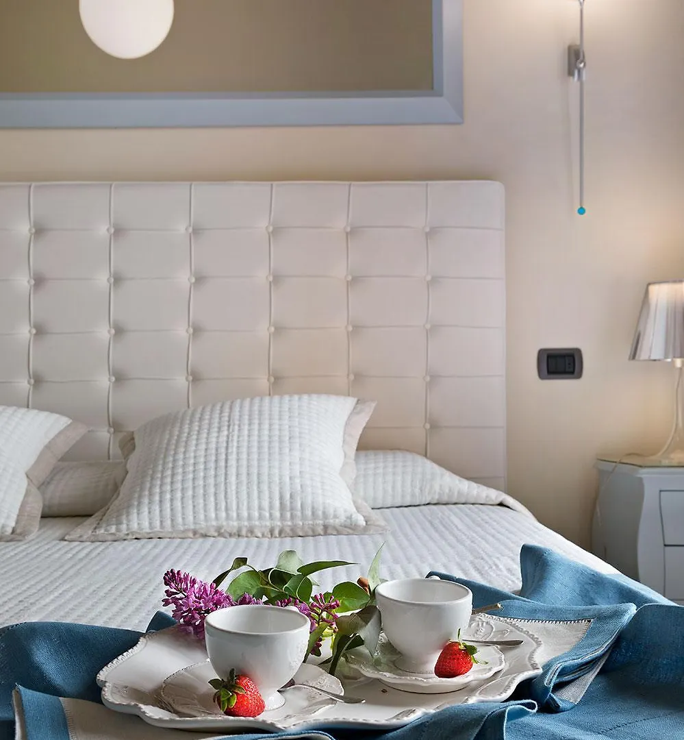 Ad My Home Cortona 0*,